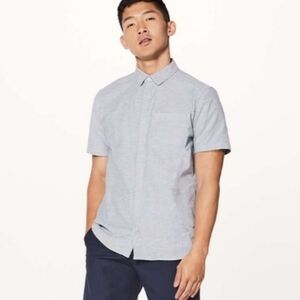 Lululemon Mens On Time Short Sleeve Buttondown 2 Way Stretch Nautical Navy Med